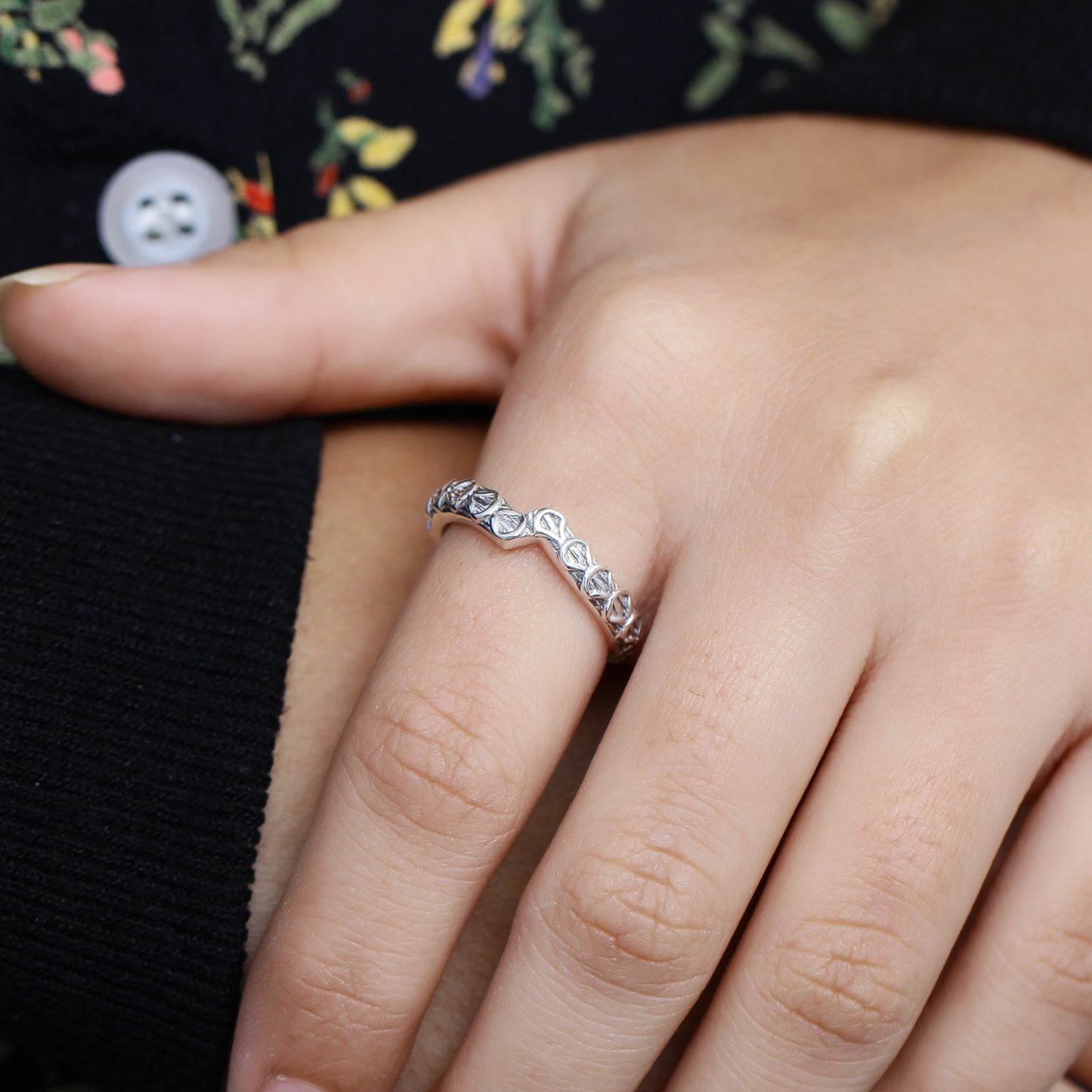 Kyoto Engraved Band in Sterling Silver