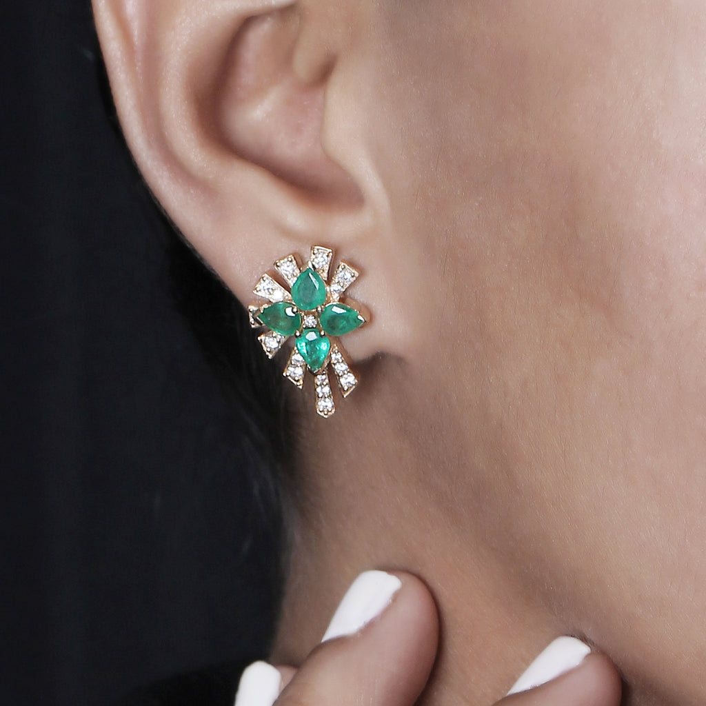 Sunray Emerald 2.20ct and Diamond 0.50ct Earring in 18K Gold