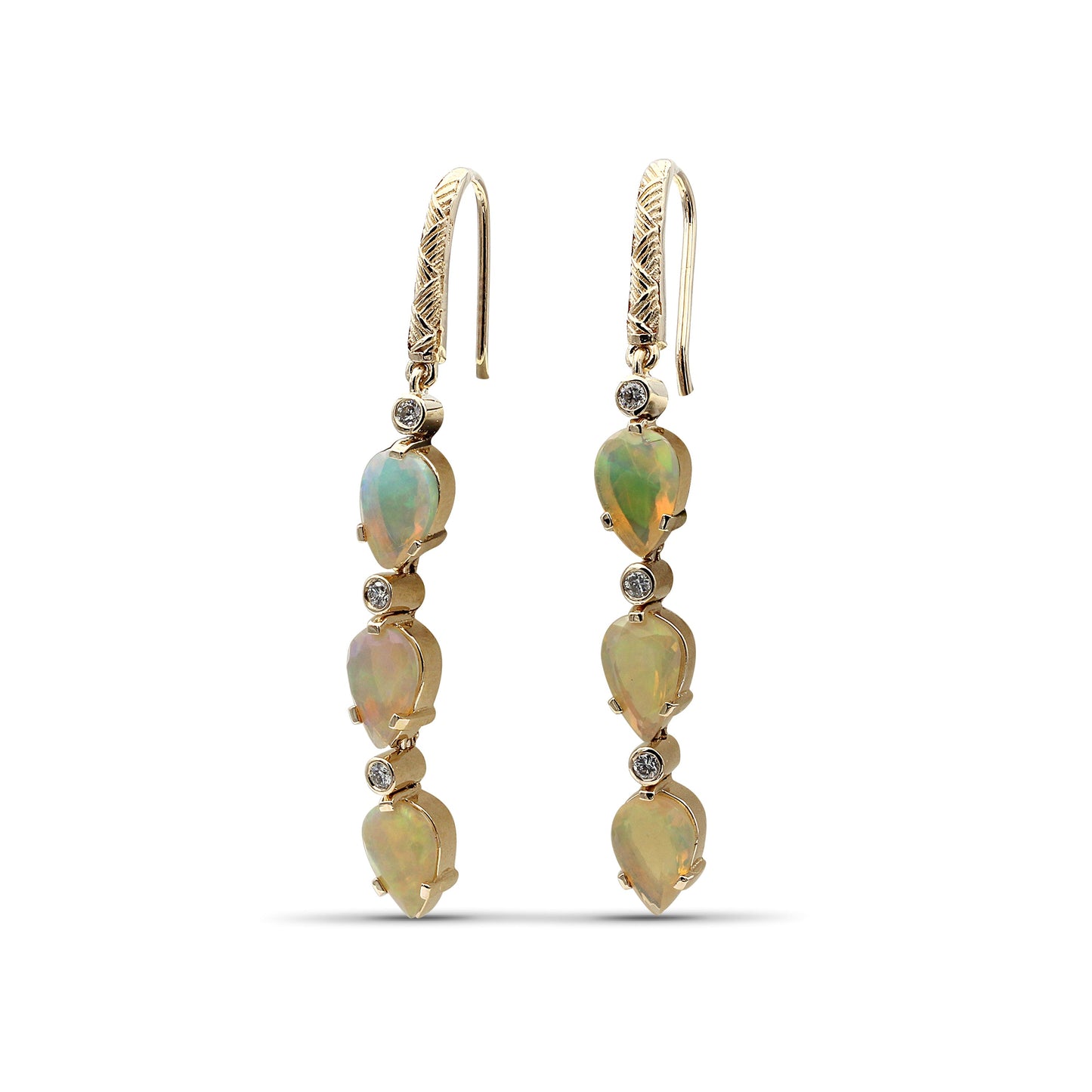 Luxury Opal 4.7ct and Diamond 0.30ct Earring in 18K Gold