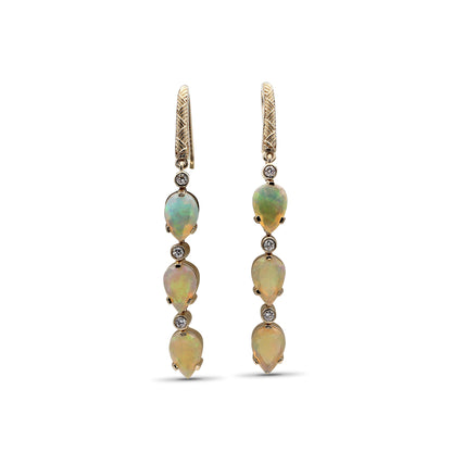 Luxury Opal 4.7ct and Diamond 0.30ct Earring in 18K Gold
