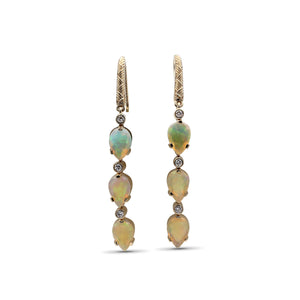 Luxury Opal 4.7ct and Diamond 0.30ct Earring in 18K Gold