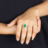 Luxury Emerald 3ct and Diamond 0.35ct Ring in 18K Gold