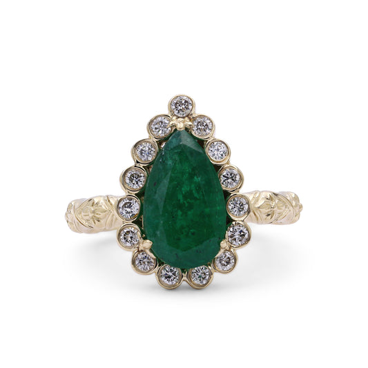 Luxury Emerald 3ct and Diamond 0.35ct Ring in 18K Gold