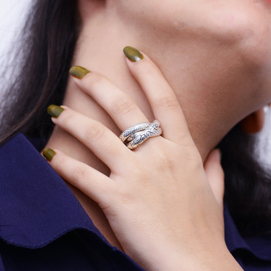 Kyoto Engraved Sterling Silver Connected Band Ring